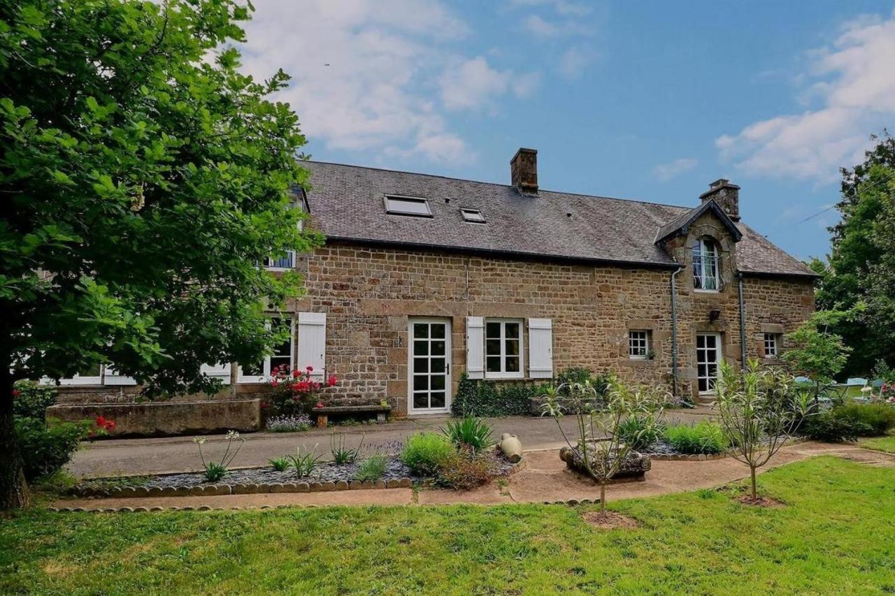 La Bremande Bed and Breakfast Saint-Georges-de-Reintembault Buitenkant foto